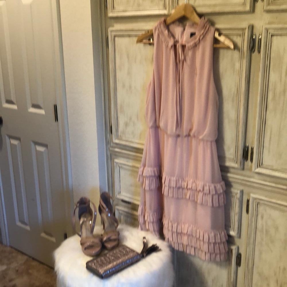 Laundry dress by Shelli Segal.  Gianni Bini shoe size 9..  Metallic clutch